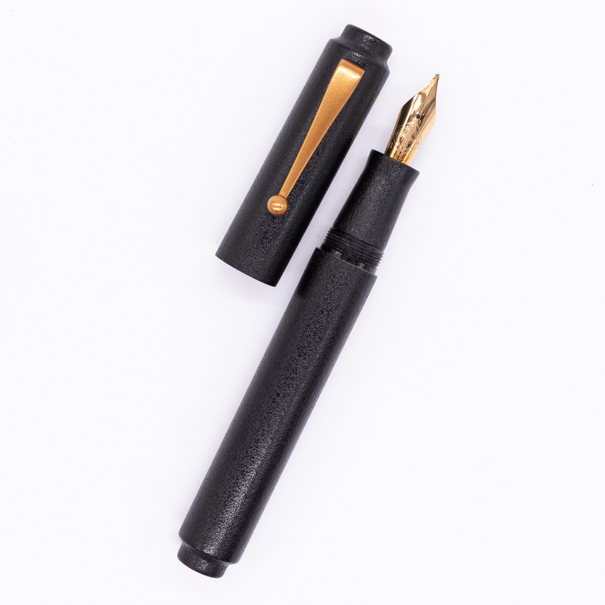 AP Limited Editions Urushi Lacquer Art Fountain Pen - Ishiji Black & Gold