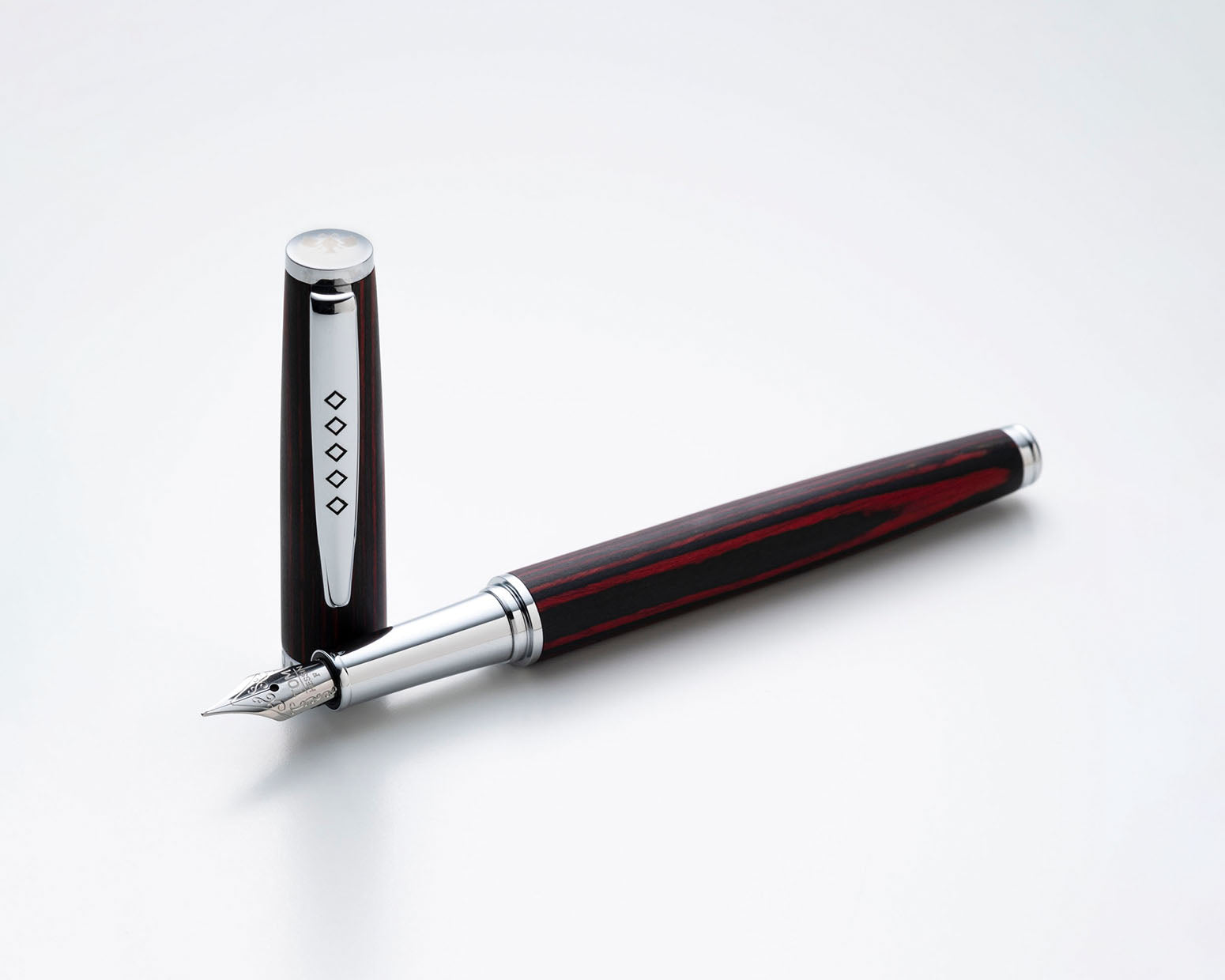Tom Hessin Edinburgh Collection Forth Bridge Red Fountain Pen with Chrome Trim