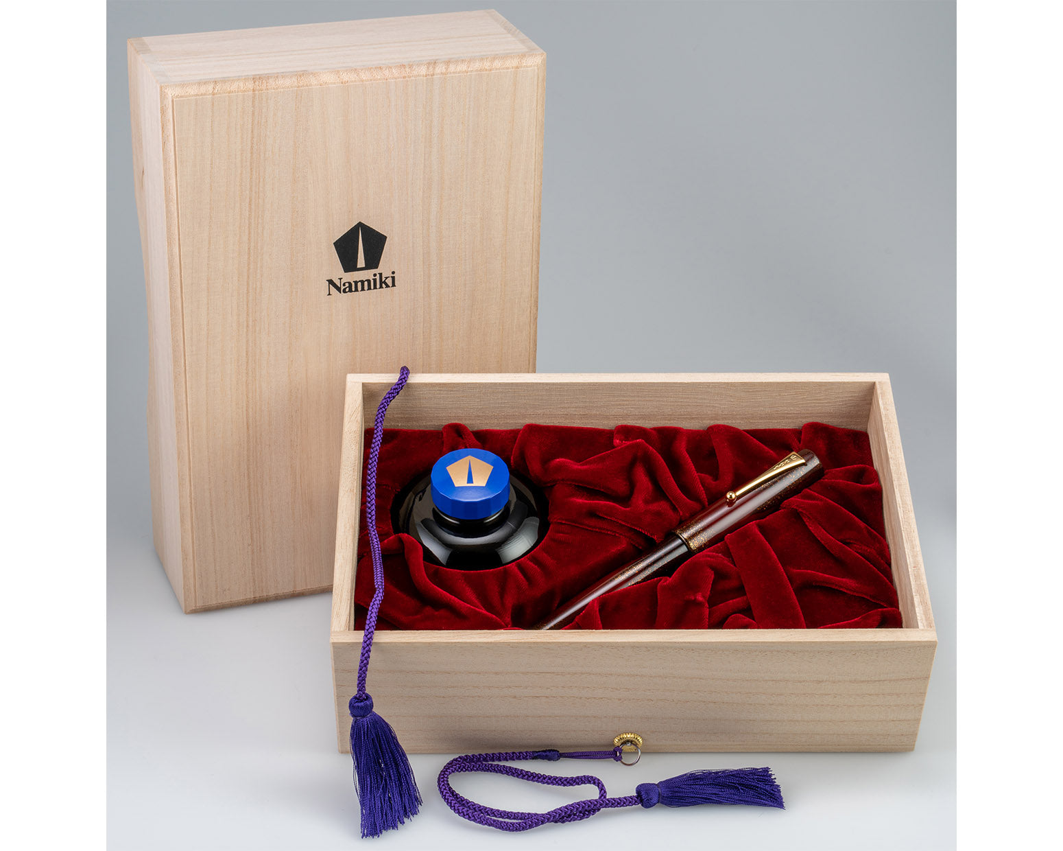 Namiki Aya Akatsuki-Daybreak Red Fountain Pen - Medium 18K Nib